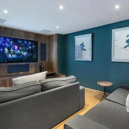 8 Bedrooms Chalet In 1850 * Courchevel
