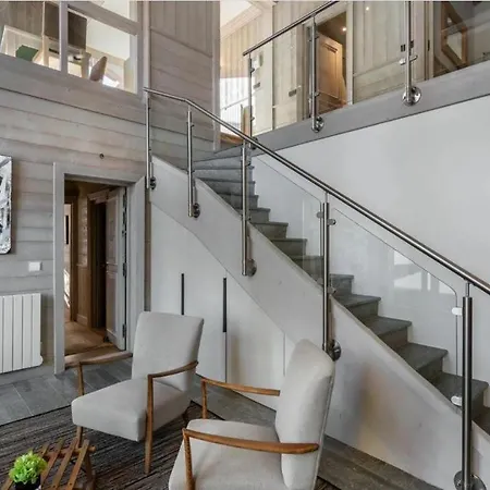 Villa 8 Bedrooms Chalet In 1850 Courchevel