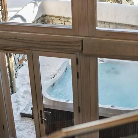 8 Bedrooms Chalet In 1850 Villa *