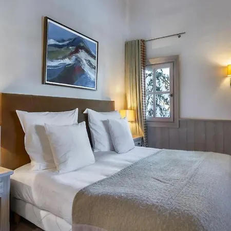 8 Bedrooms Chalet In 1850 Villa