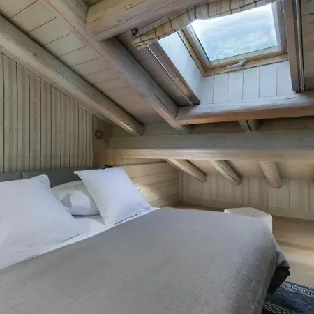 Villa 8 Bedrooms Chalet In 1850 Courchevel