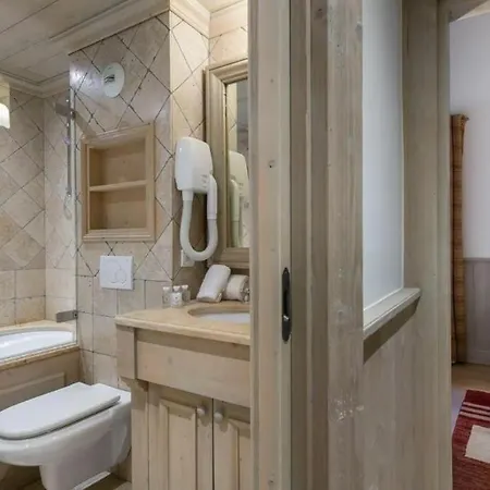 8 Bedrooms Chalet In 1850 Courchevel